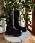 Bota Biker Con Hebillas